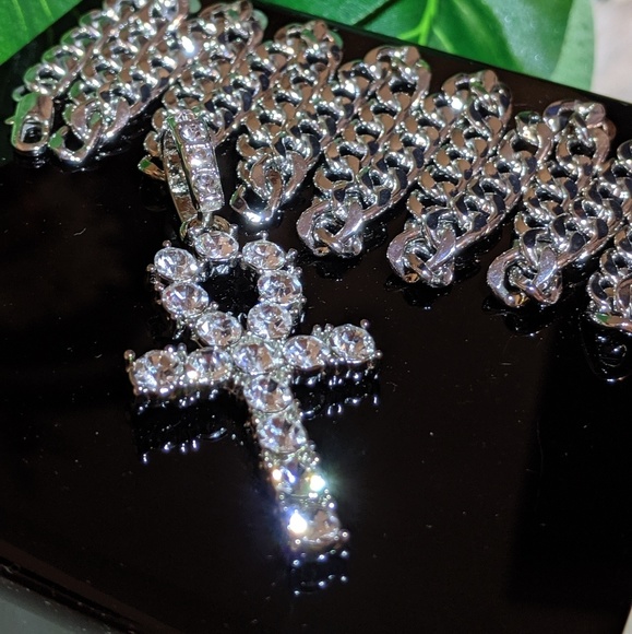 Jewelry - 🔱23" Silver Plated🔱Cuban Chain & Iced Out Ankh
